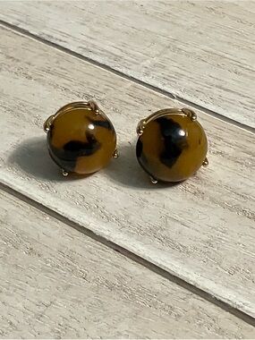 🌸Kate Spade Gold-Tone Brown Tortoiseshell Dome Stud Earrings